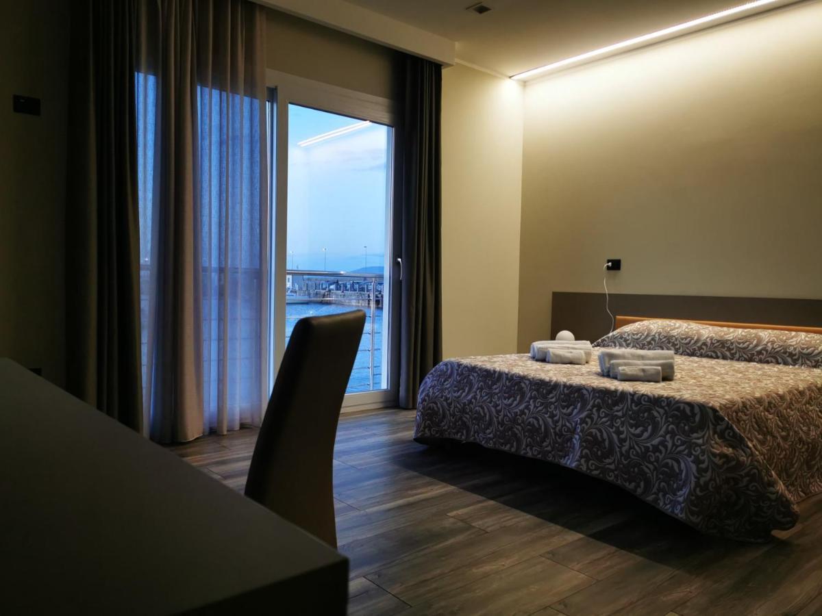 Saraceno Hotel Vibo Valentia Marina Exterior photo